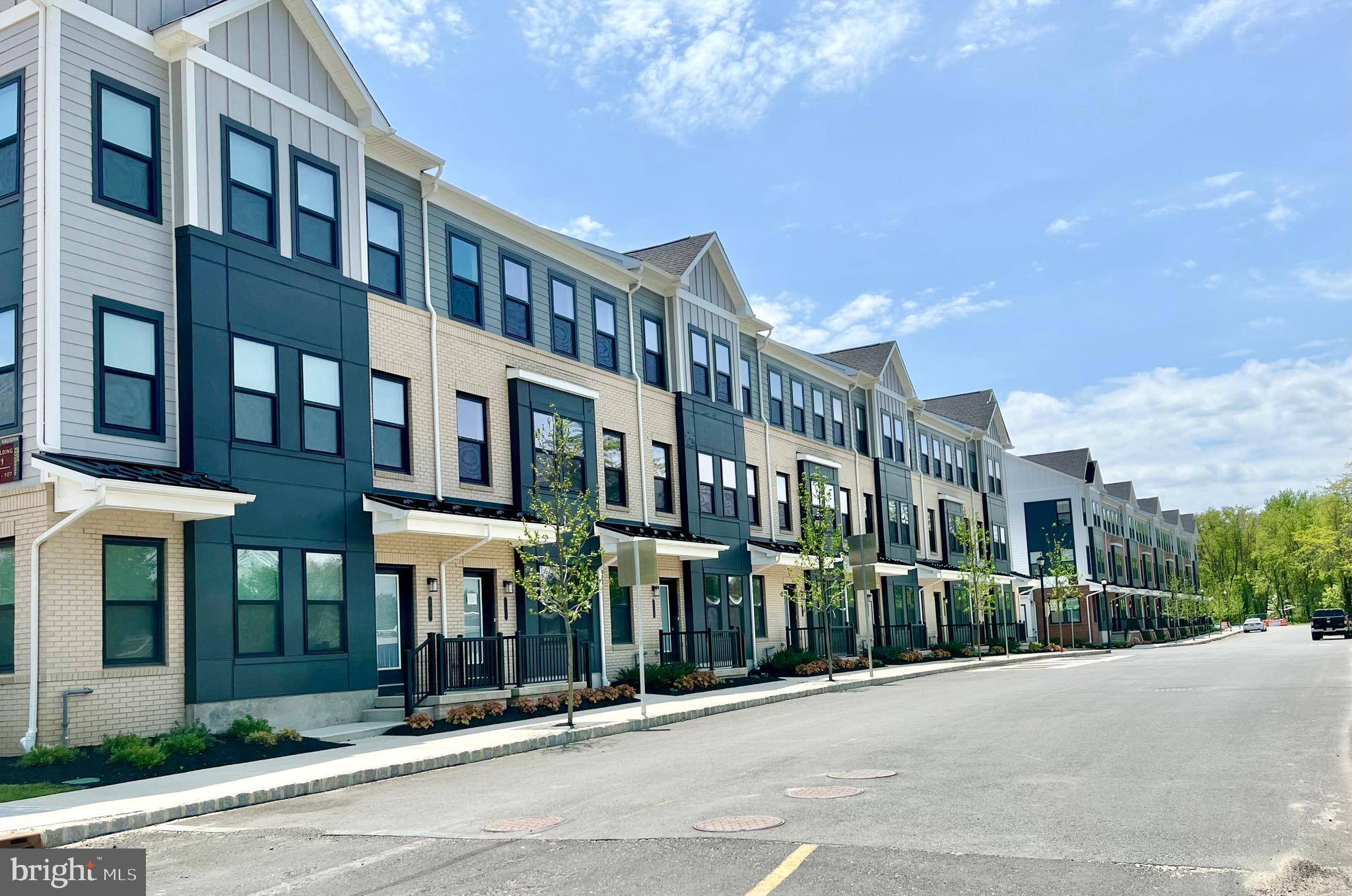 Princeton Junction, NJ 08550,805 SHAY CT