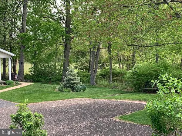 New Hope, PA 18938,213 DOVE CT