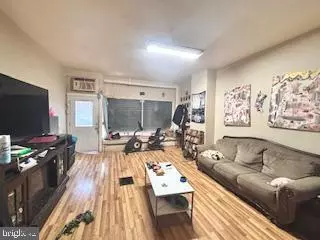 Philadelphia, PA 19140,3358 N FRONT ST