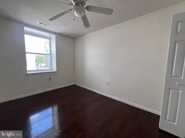 Philadelphia, PA 19107,222 N 9TH ST #2F
