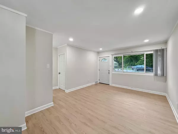 Landover, MD 20785,7905 GREENLEAF RD