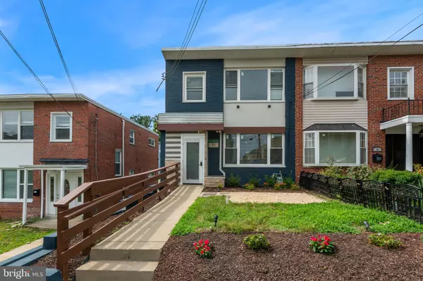 53 VICTOR ST NE #1, Washington, DC 20011