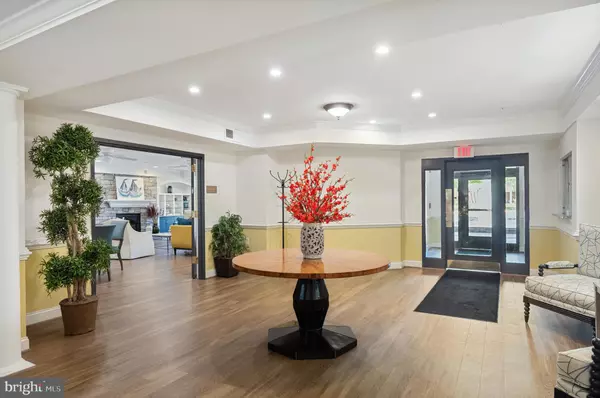 Fairfax, VA 22031,2903 SAINTSBURY PLZ #402