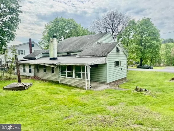 Pottsville, PA 17901,635 VALLEY RD