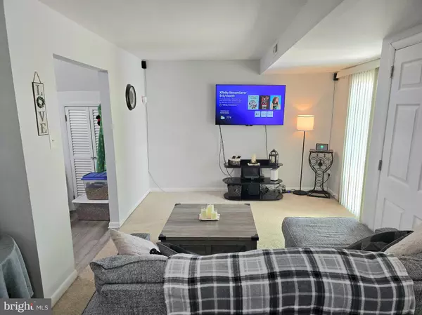 Newark, DE 19702,16 EGRET CT