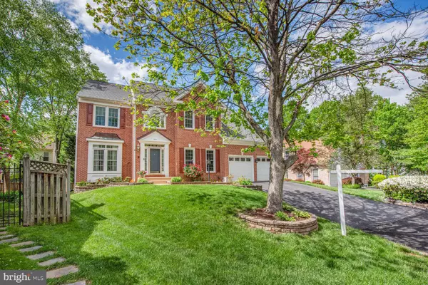 Springfield, VA 22153,8102 CREEKVIEW DR