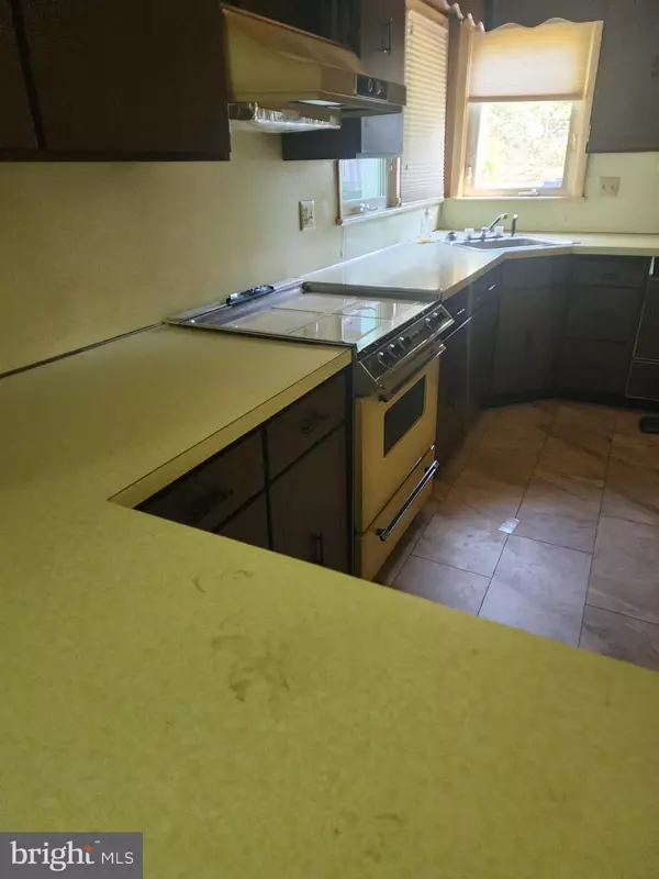 Ewing, NJ 08628,202 W UPPER FERRY RD