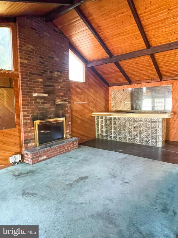 Woodbury, NJ 08096,306 MAY CT