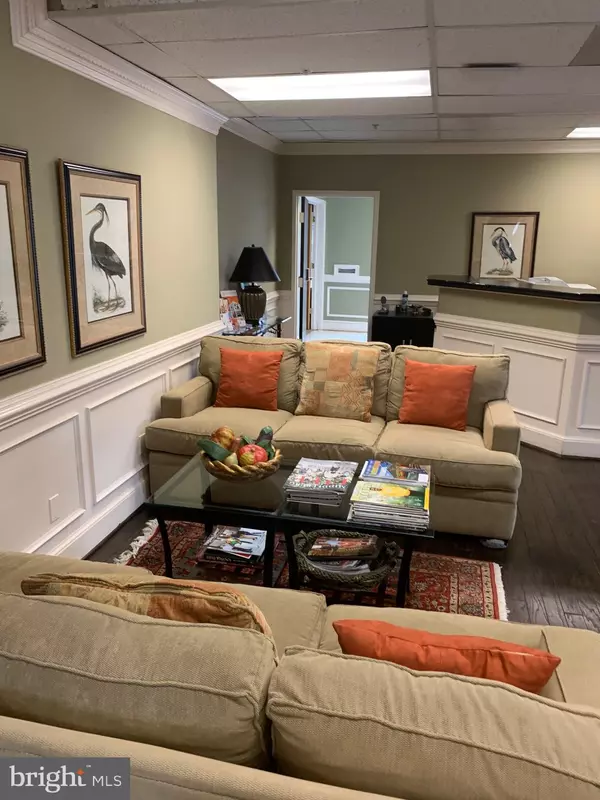 Leesburg, VA 20175,602 S KING S #200
