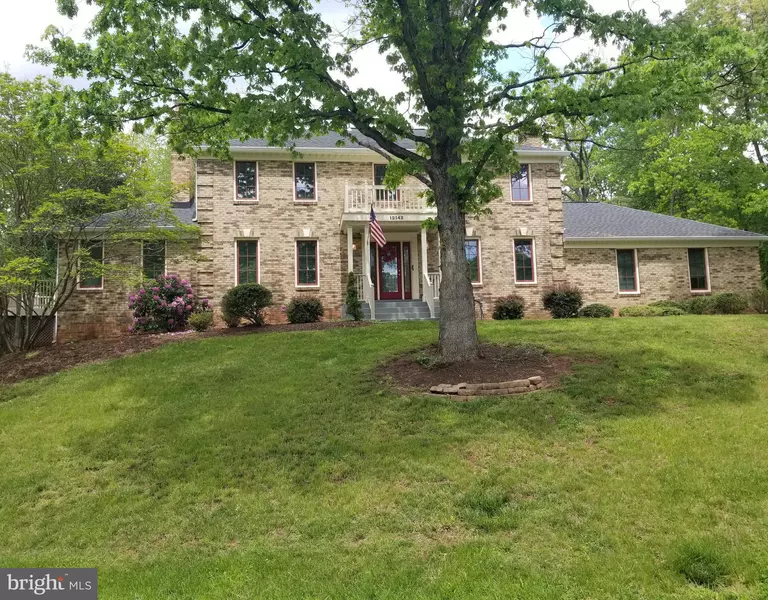 12142 HOLLY KNOLL CIR, Great Falls, VA 22066