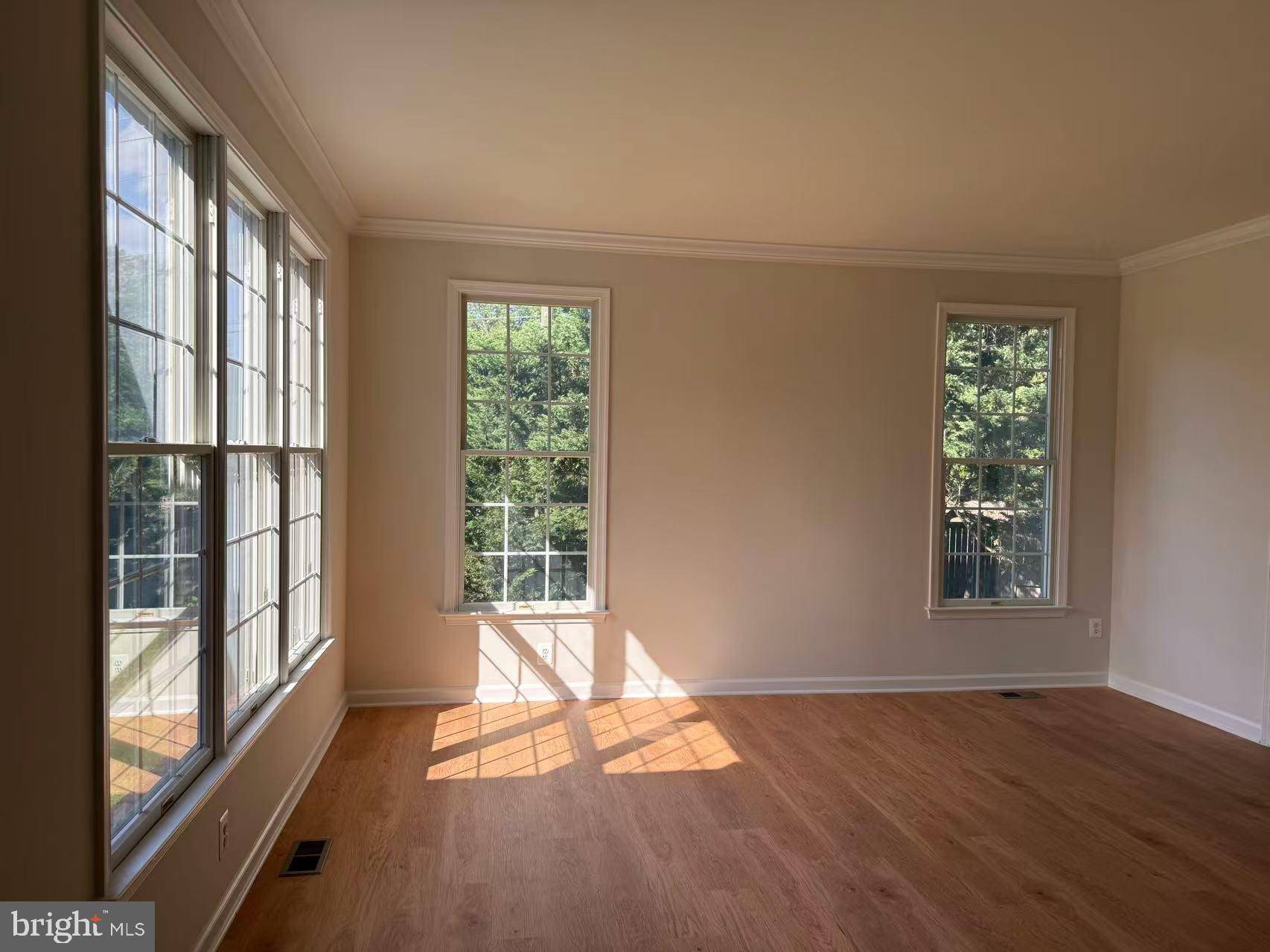 Vienna, VA 22180,500 ROLAND ST SW