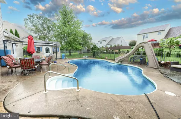 Mount Wolf, PA 17347,365 APPLE TREE LN