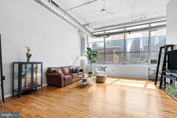 Philadelphia, PA 19103,2200-28 ARCH ST #409