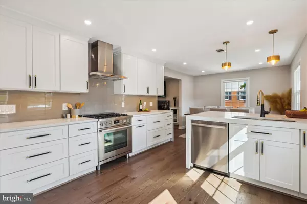 Vienna, VA 22180,101 OAKMONT CT NE