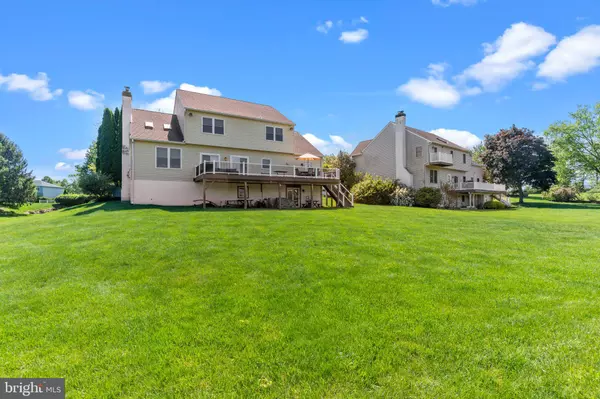Newtown, PA 18940,18 SAWMILL LN