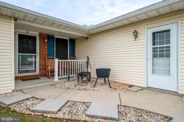 Newmanstown, PA 17073,6 VILLAGE DR