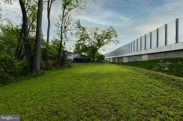 Vienna, VA 22180,8419 WESLEYAN ST