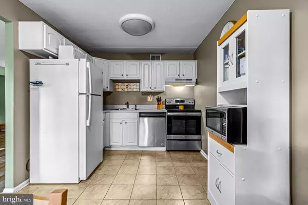 Hatboro, PA 19040,13 KINGS CT #13