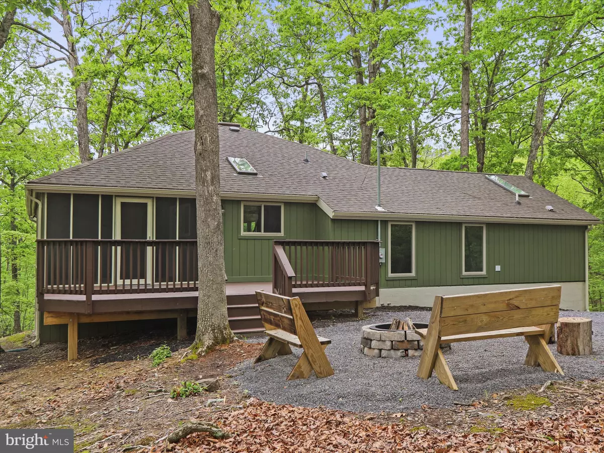 Hedgesville, WV 25427,94 AURORA BOREALIS LN