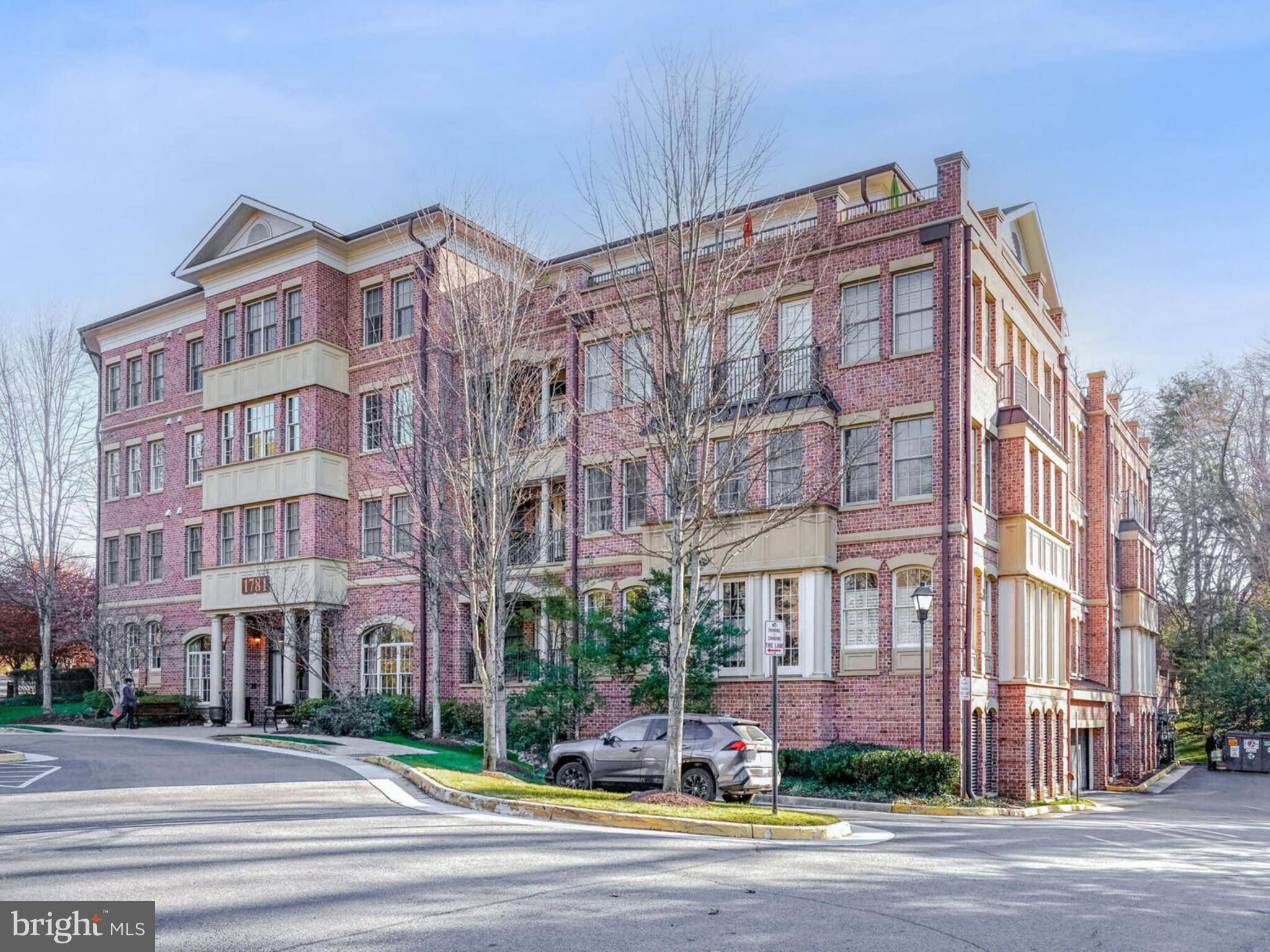 Mclean, VA 22102,1781 CHAIN BRIDGE RD #307