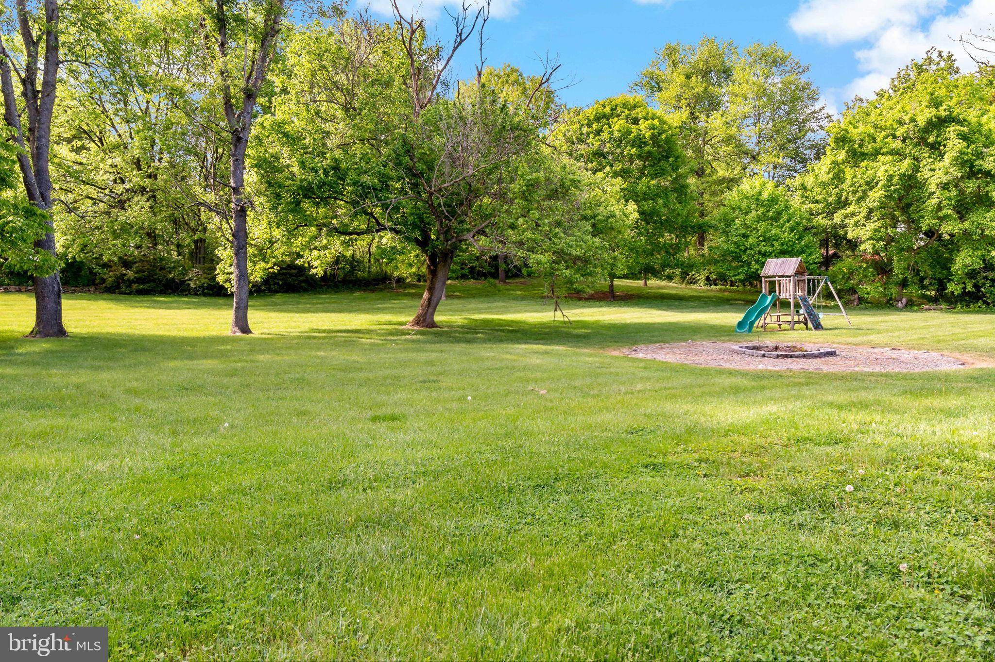 Falling Waters, WV 25419,134 TUFTS LN
