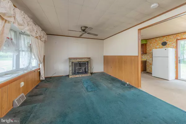 West Deptford, NJ 08096,1114 LAWNTON AVE