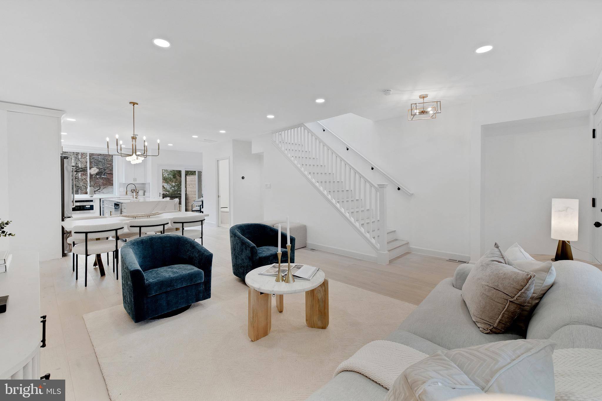 Washington, DC 20002,913 L ST NE