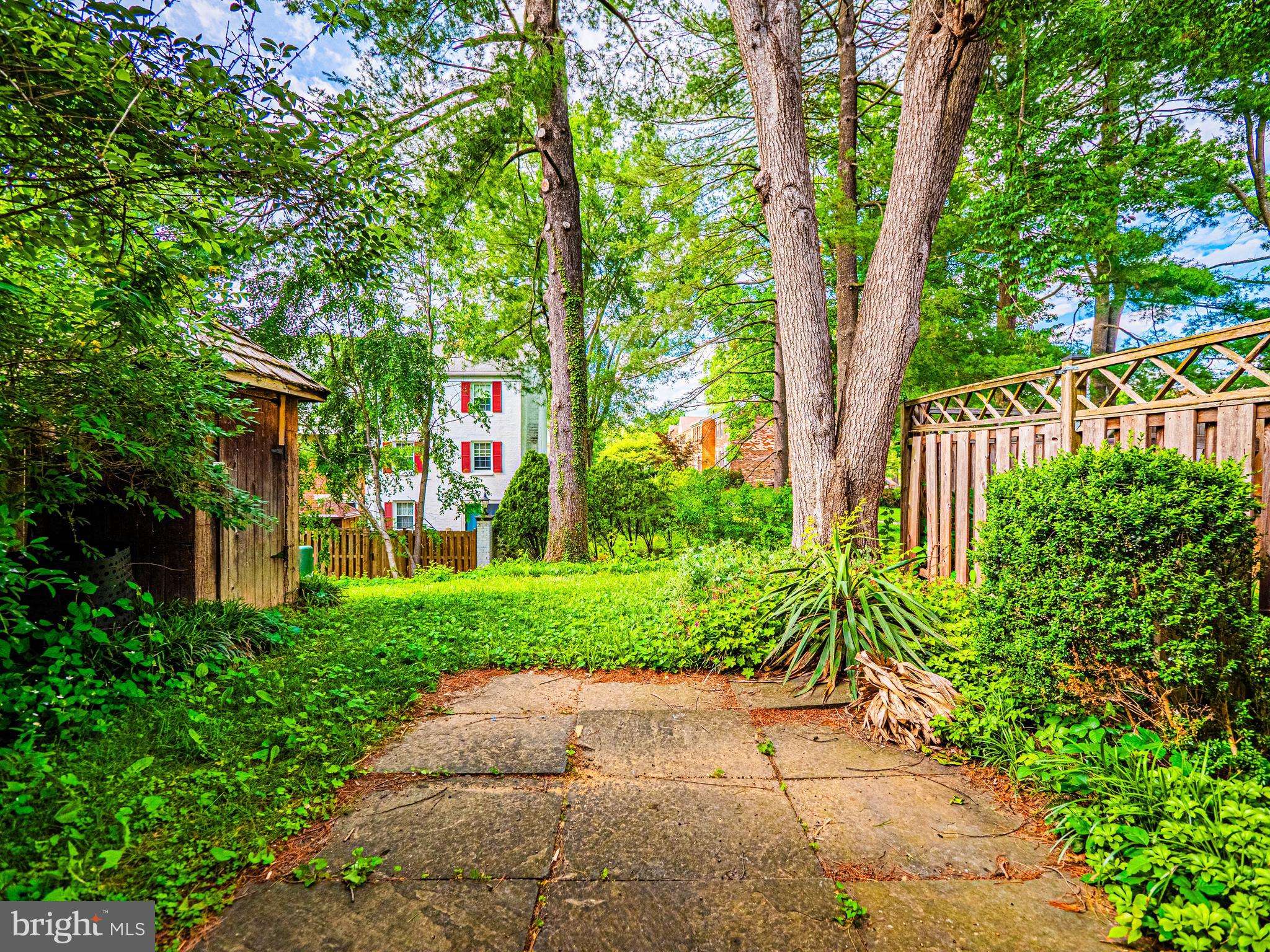 Gaithersburg, MD 20878,29 LONGMEADOW DR
