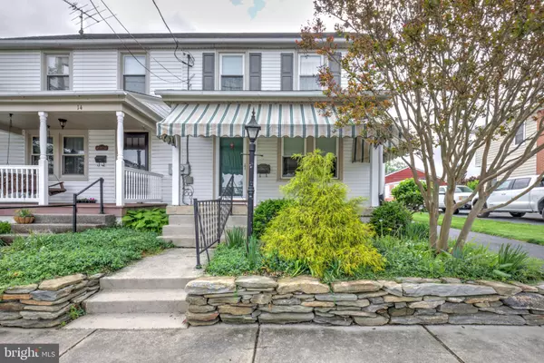 16 S FULTON ST, Strasburg, PA 17579