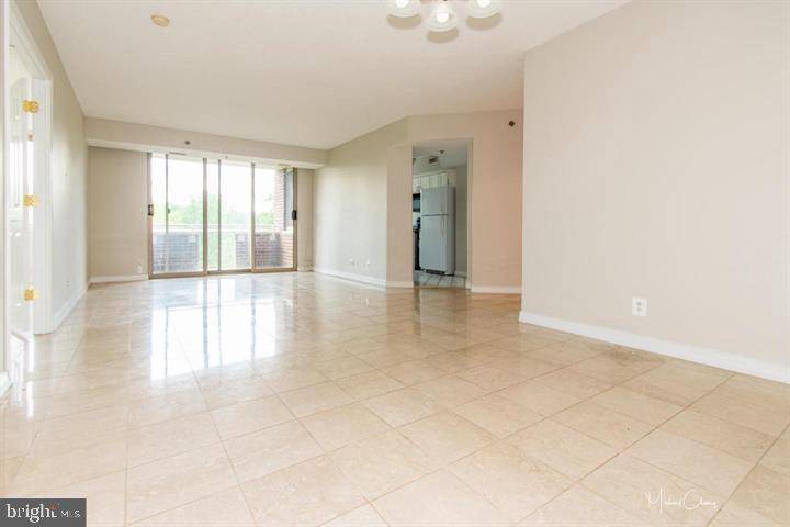 Rockville, MD 20852,5809 NICHOLSON LN #405