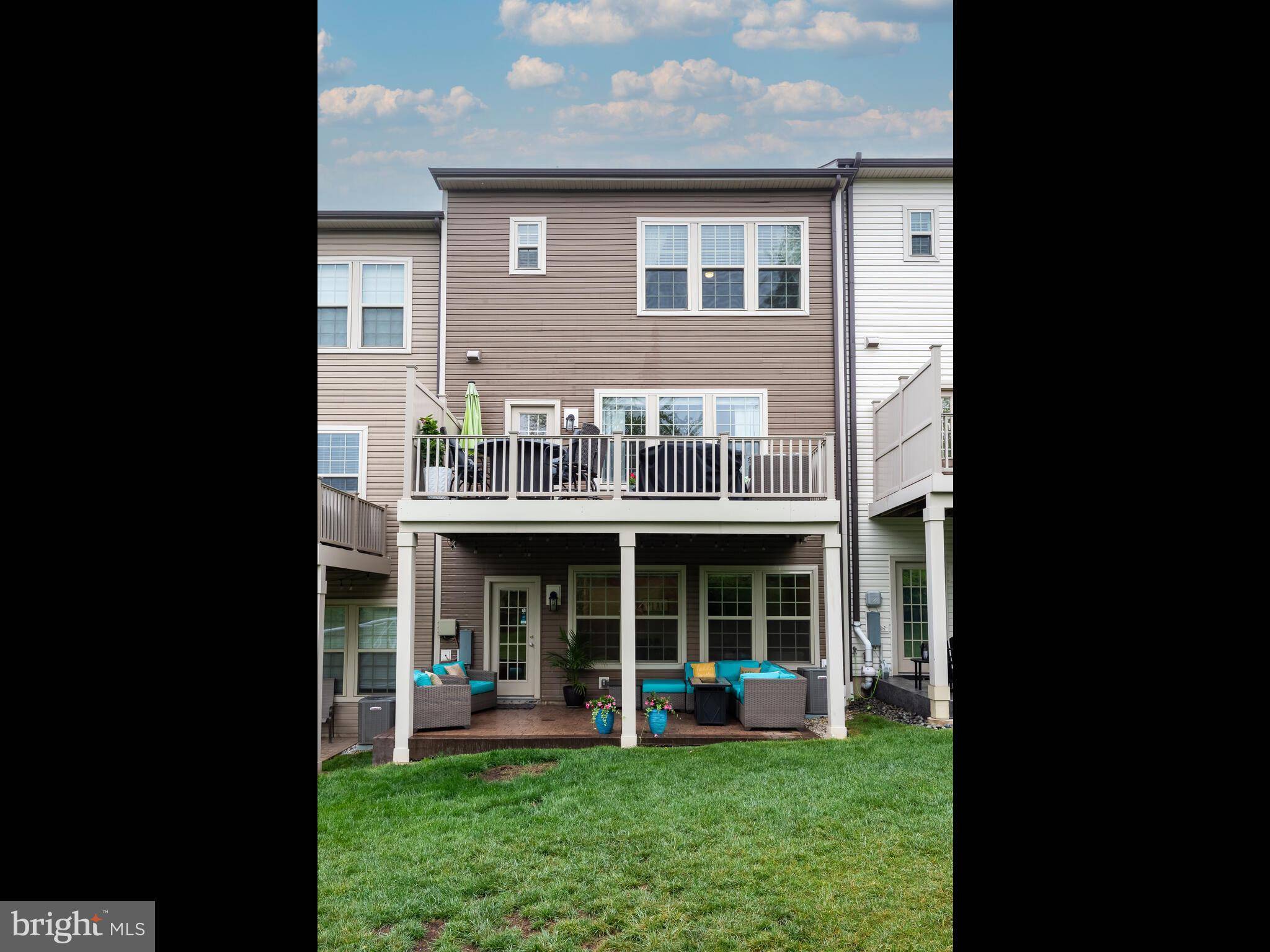 Downingtown, PA 19335,14 LOCKS FARM LN