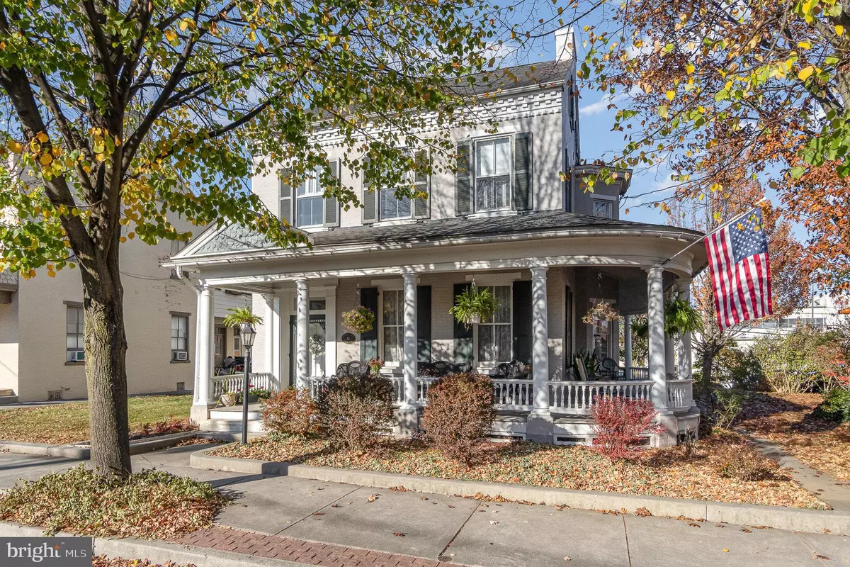 Mount Joy, PA 17552,13 W MAIN ST