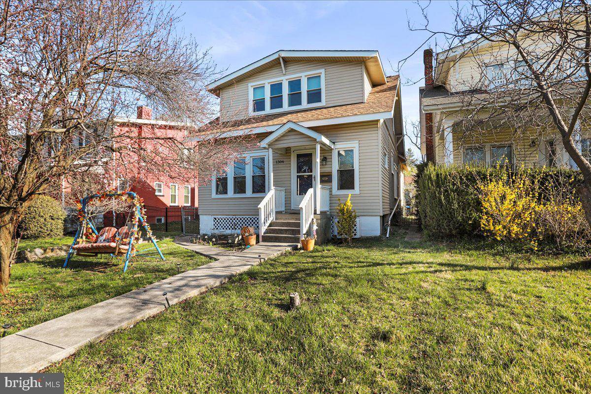 Martinsburg, WV 25401,1306 W KING ST