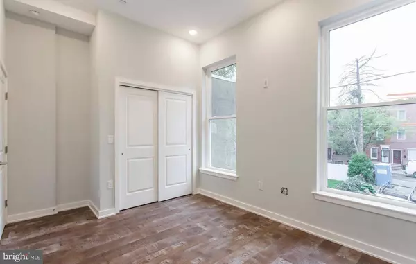 Philadelphia, PA 19146,1318 S BROAD ST #2R