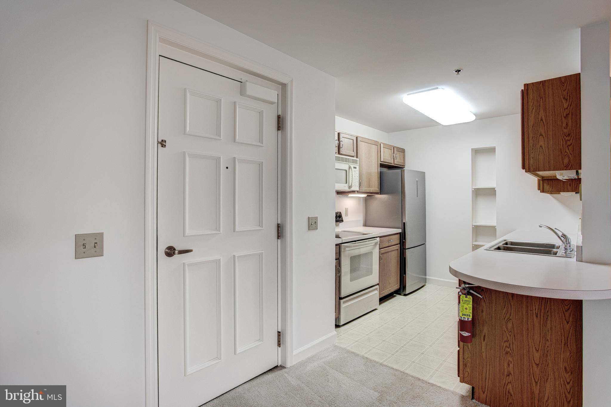 State College, PA 16801,305 VILLAGE HEIGHTS DR #225