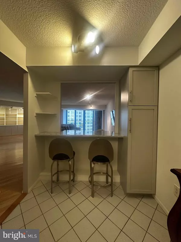 Philadelphia, PA 19102,1420 LOCUST ST #14K