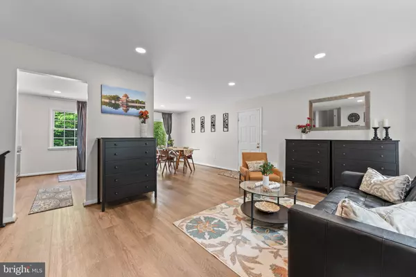 Vienna, VA 22181,9518 CENTER ST