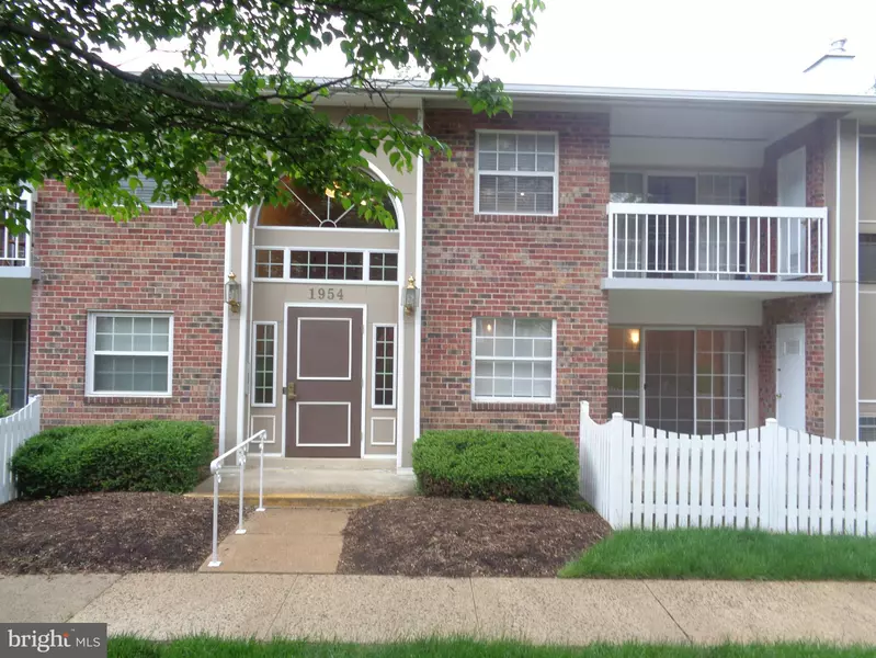 1954 KENNEDY DR #104, Mclean, VA 22102