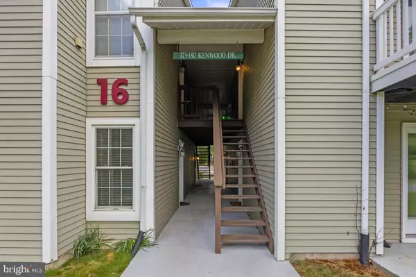 Sicklerville, NJ 08081,175 KENWOOD DR