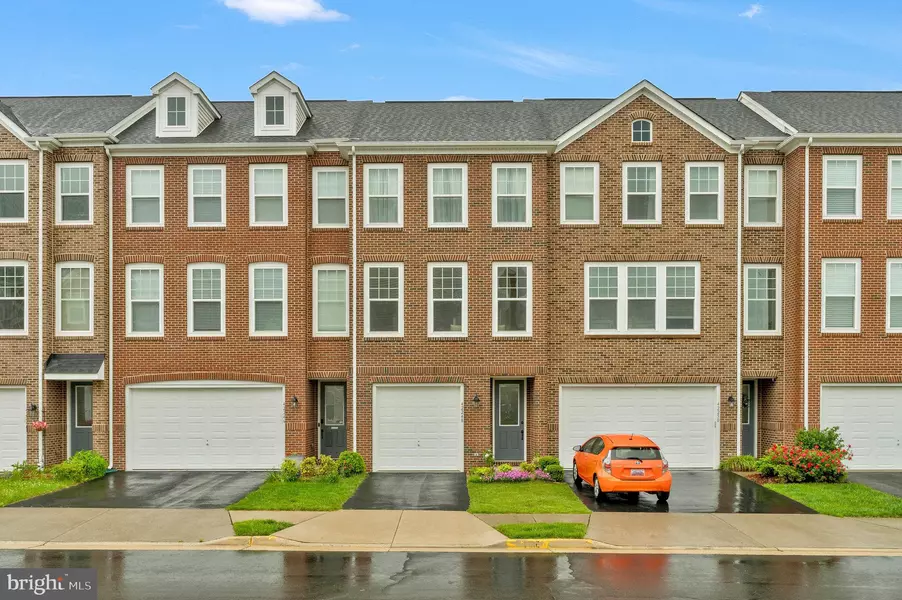 42248 LANCASTER WOODS SQ, Chantilly, VA 20152