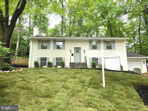 Annandale, VA 22003,8700 ROSEDALE LN
