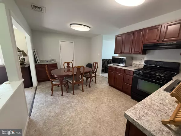 Carneys Point, NJ 08069,113 PRIMROSE LN