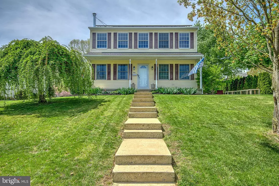 553 PENN ST, Pennsburg, PA 18073