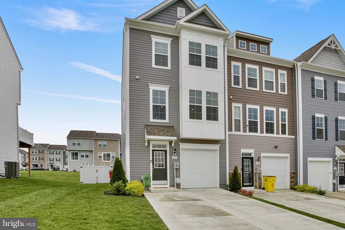 Falling Waters, WV 25419,125 MOSSDALE BLVD