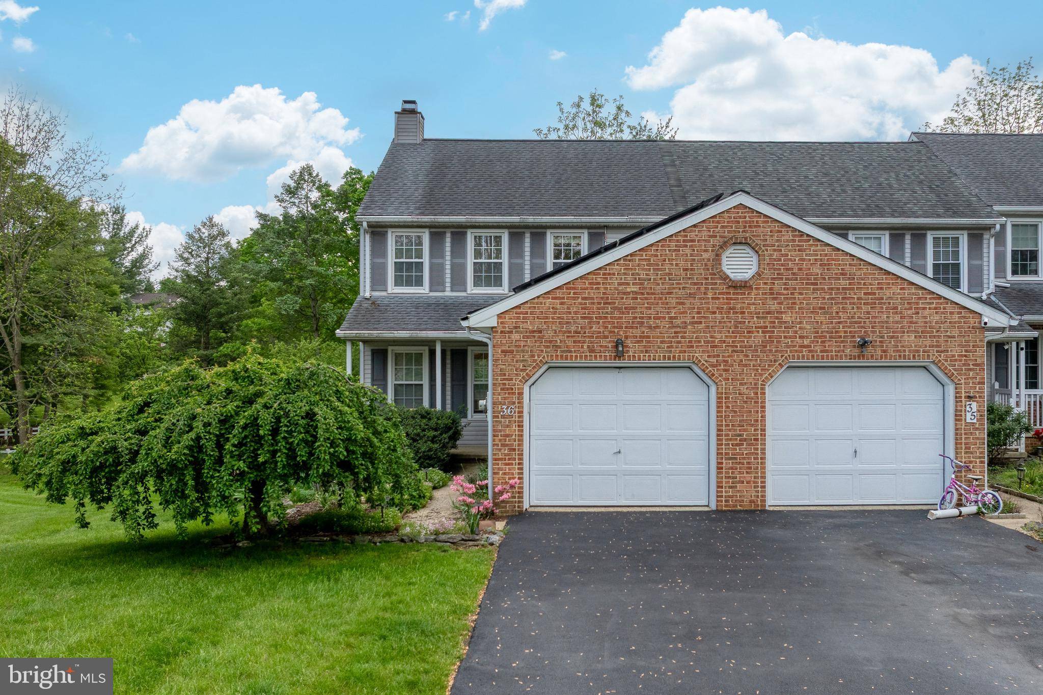 36 GREYTHORNE RD, Lancaster, PA 17603