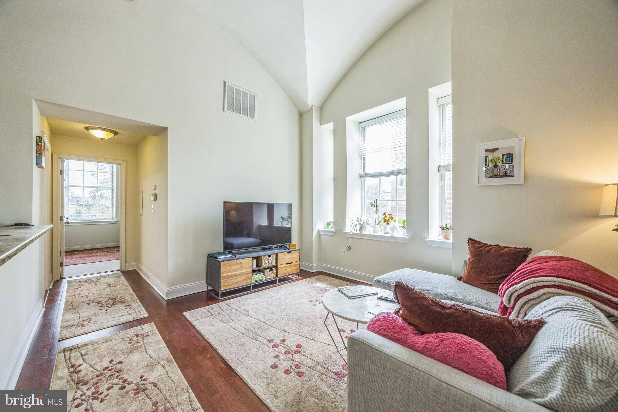 1 ACADEMY CIR #201, Philadelphia, PA 19146