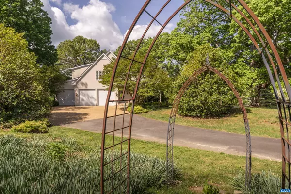 Charlottesville, VA 22901,2121 GARTH RD