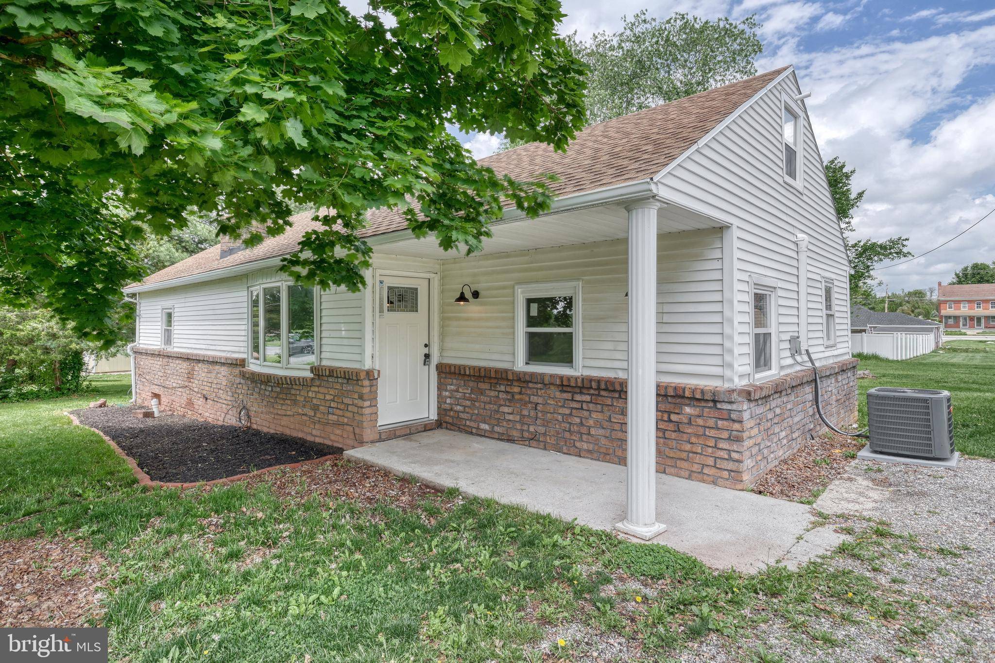 7679 ALTLAND AVE, Abbottstown, PA 17301