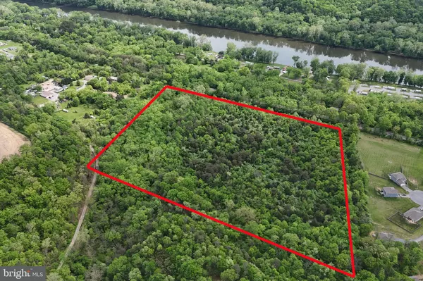 SHALE PIT DR, Falling Waters, WV 25419