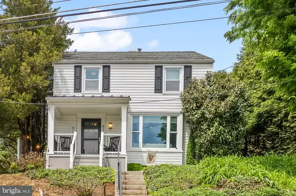 835 PENNSYLVANIA AVE, Lemoyne, PA 17043
